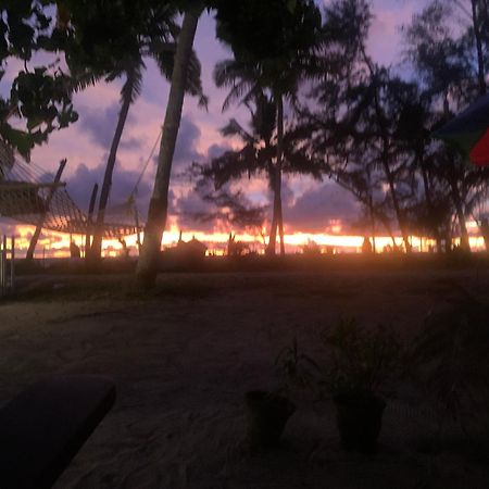 Shoreline Marari Beach Villa At Golden Beach Mararikulam Alappuzha Luaran gambar