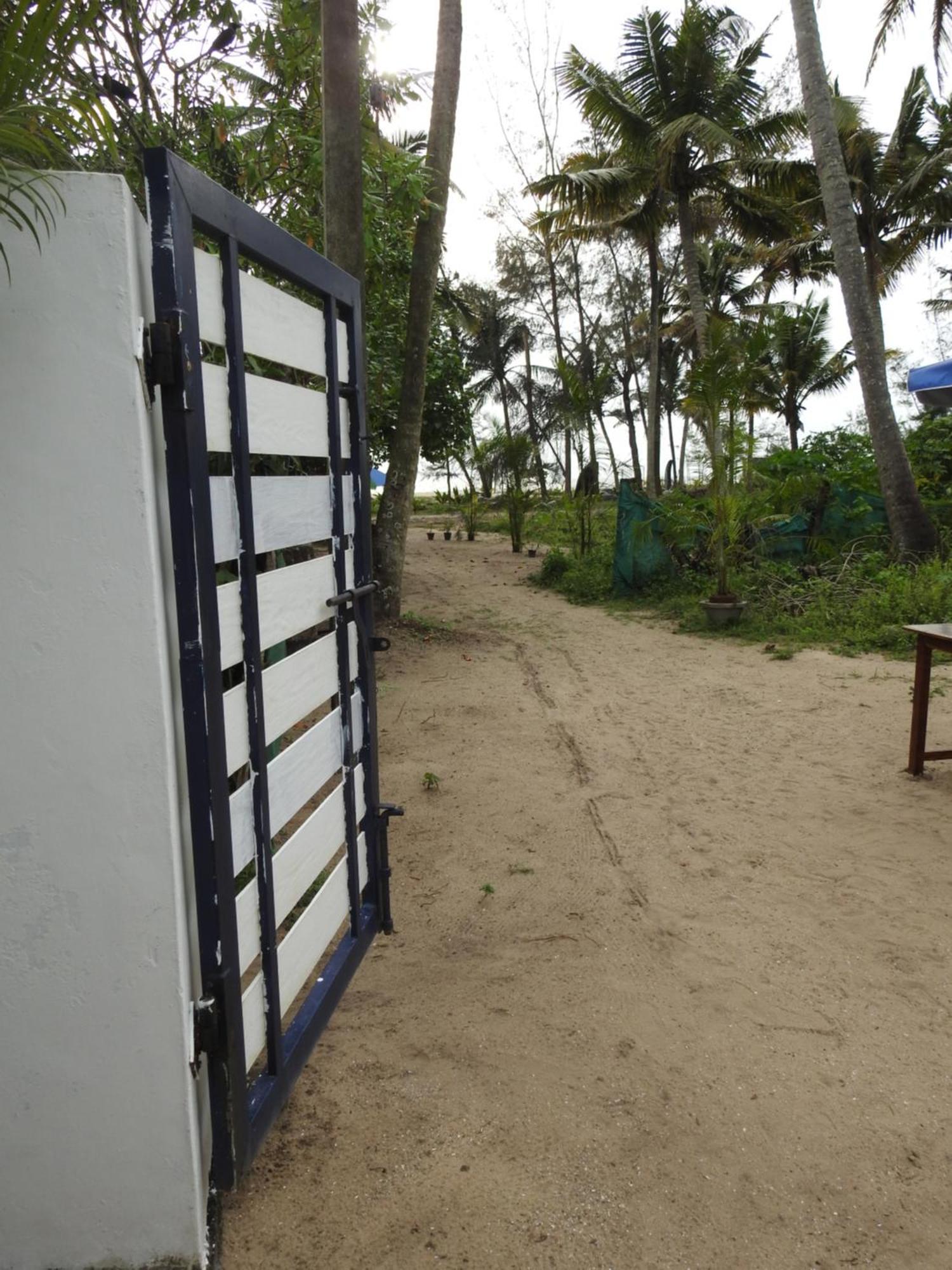 Shoreline Marari Beach Villa At Golden Beach Mararikulam Alappuzha Luaran gambar