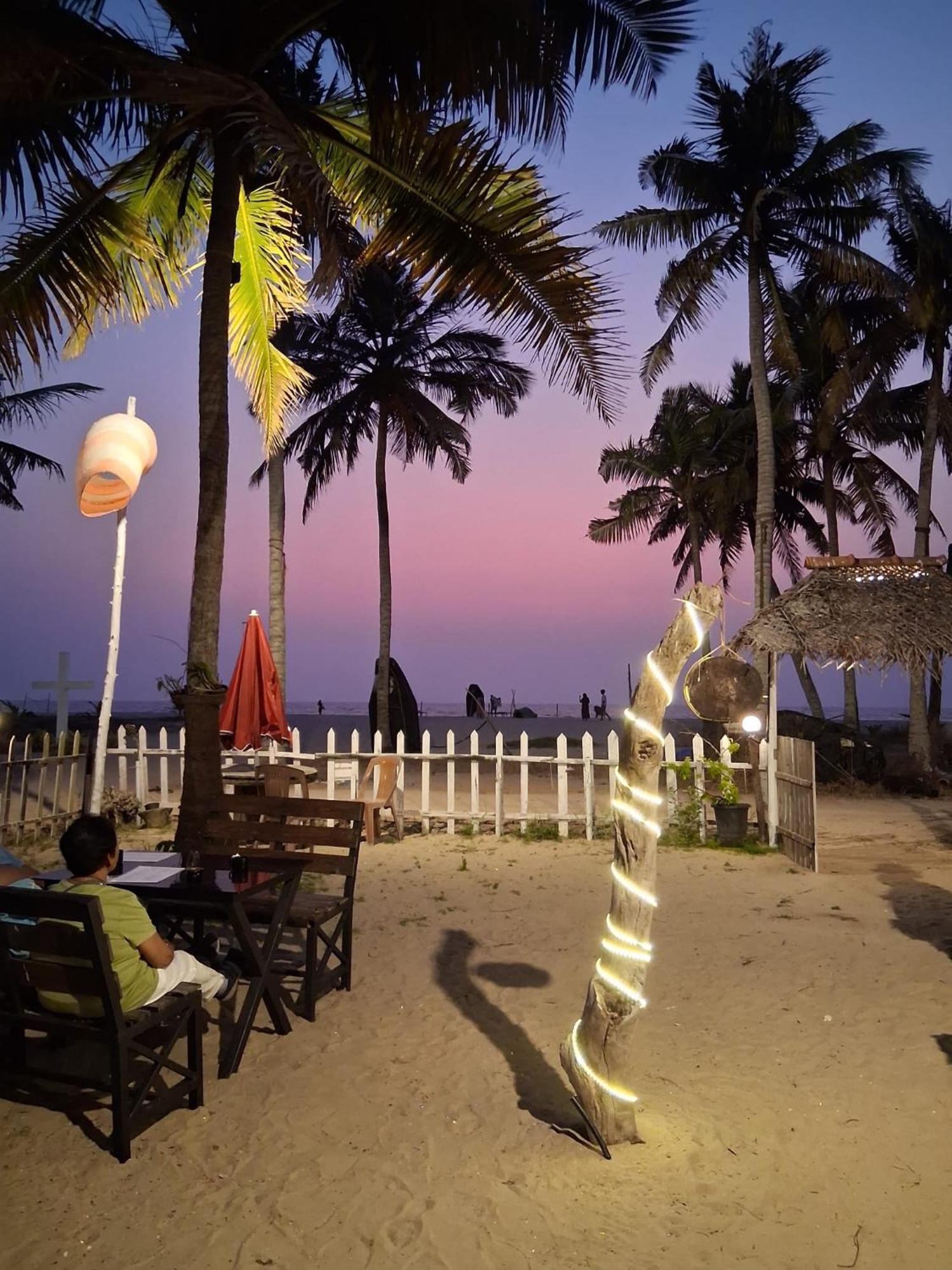 Shoreline Marari Beach Villa At Golden Beach Mararikulam Alappuzha Luaran gambar